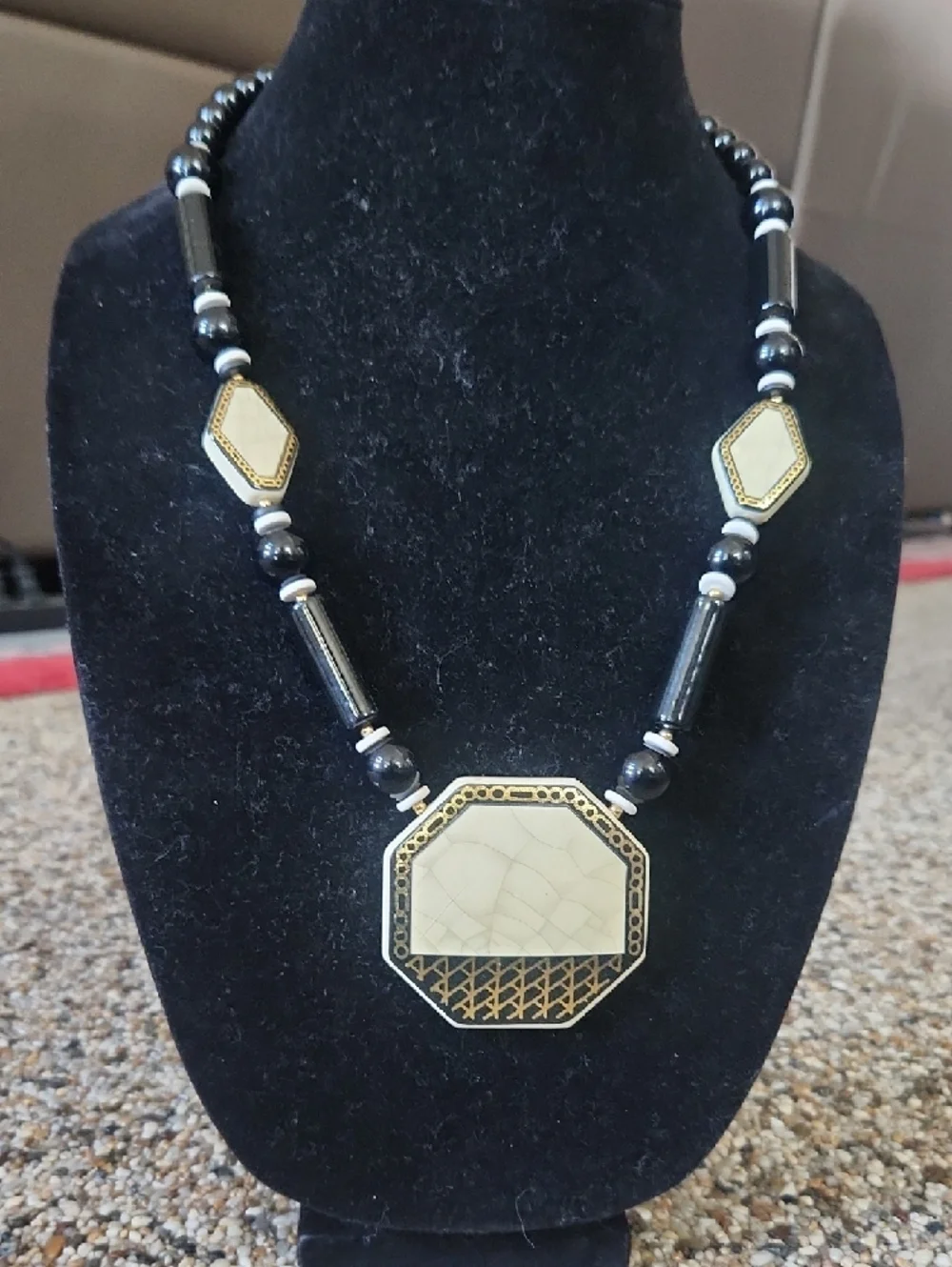 Vintage Jewels By Stanlee Necklace‎ And Earrings